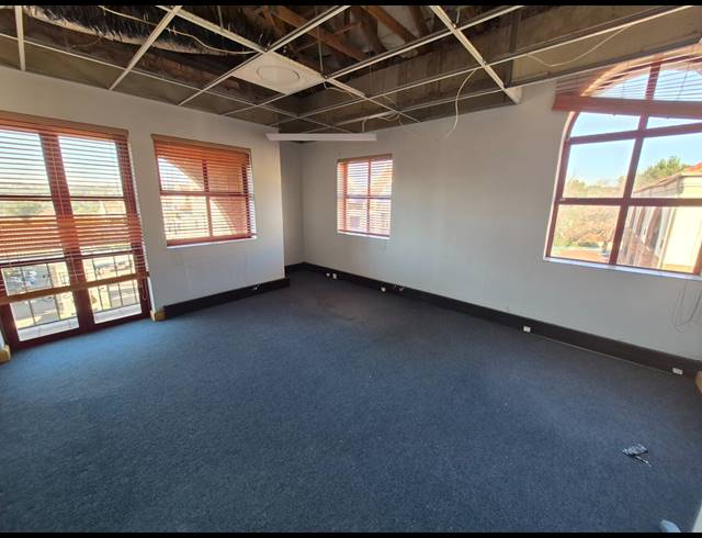 499.99M² OFFICE TO LET IN RIVONIA